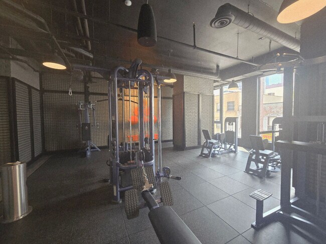 Building Photo - 30 Mutual St