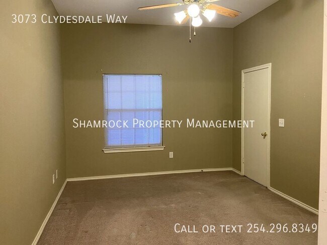 Foto del edificio - Surrey Ridge Duplex in Midway ISD!