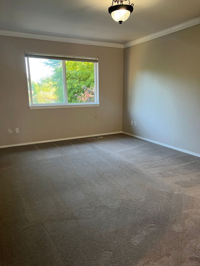Building Photo - Beautiful Snohomish home