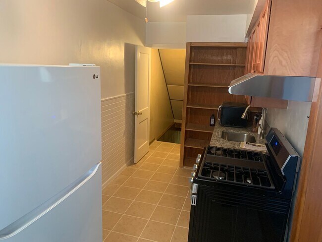 Building Photo - PHA house ONLY 3 bed 1.5 bath