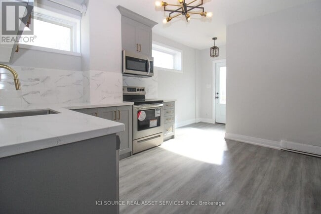 Building Photo - 291 Stewart St