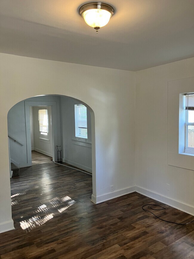 Foto del edificio - 2215 E 12th St