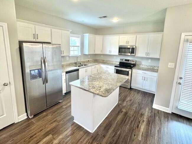 Foto del edificio - New Consturction 4 Bedroom 2.5 Bath Home I...
