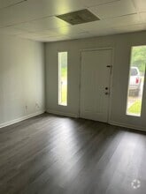 Building Photo - 1724 Louise Dr SE