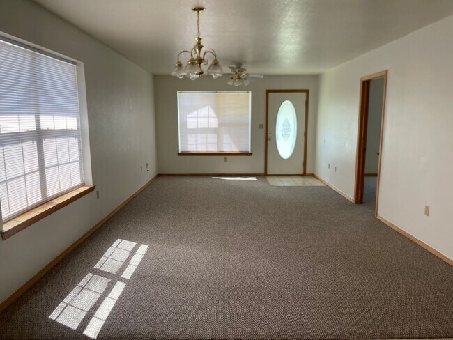 Foto del edificio - Clean & Comfortable 2 Bedroom Home in McAlester