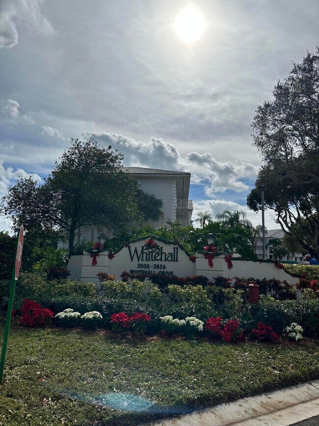 Foto del edificio - 3630 Whitehall Dr