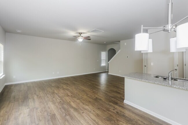 Foto del edificio - 9221 Treyburn Dr