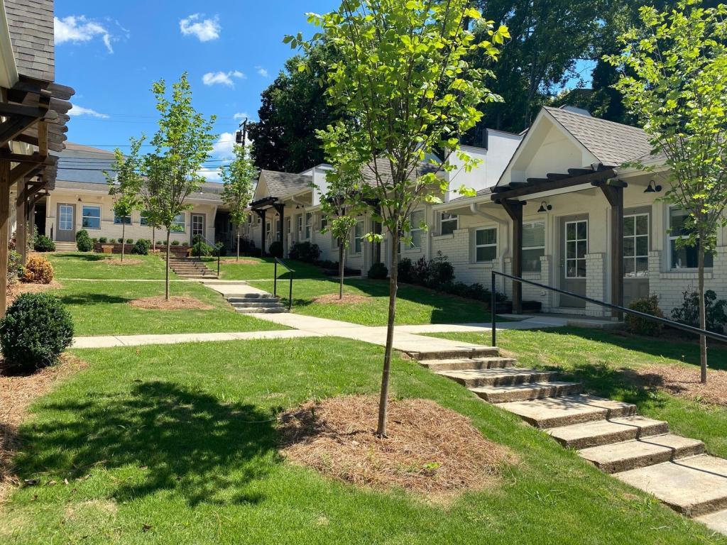 Foto principal - 3015 Clairmont Ave