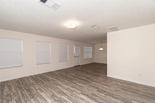 Building Photo - 29439 Westhope Dr