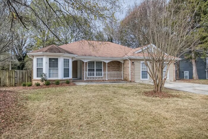 8913 Vicksburg Rd, Charlotte, NC 28227