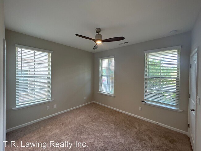 Building Photo - 4 br, 3.5 bath House - 1010 Bexton Street