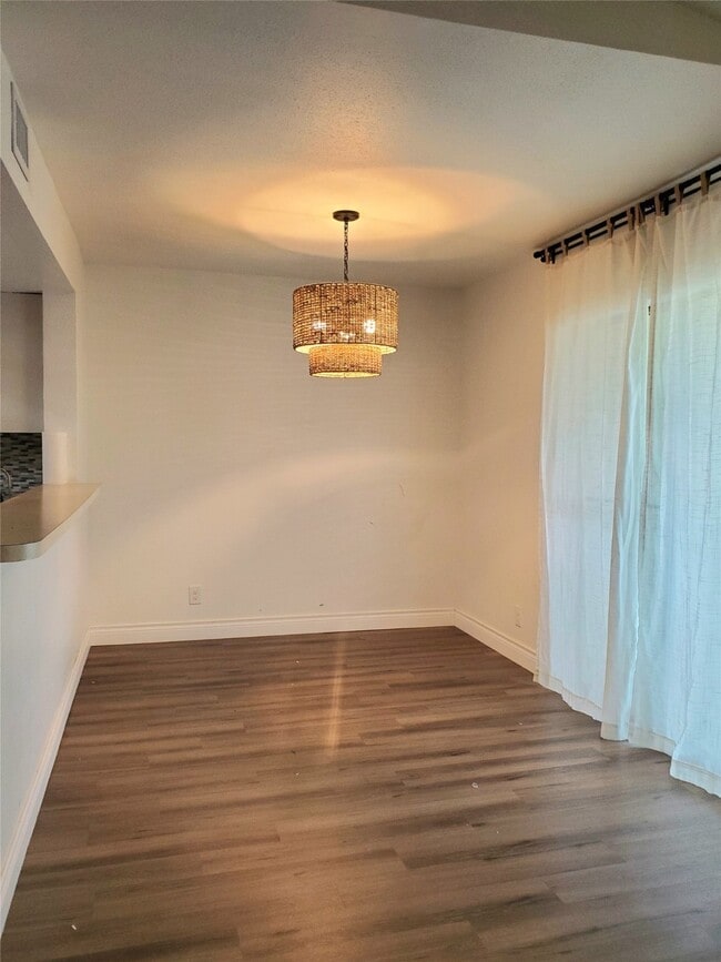 Building Photo - 14555 Wunderlich Dr
