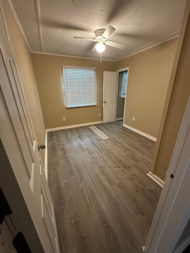 Foto del edificio - 2874 Village Green Dr