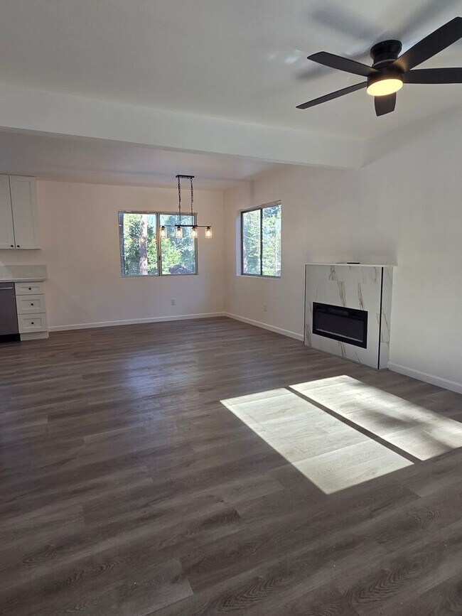 Foto del edificio - 24508 Hwy 108 Unit 1