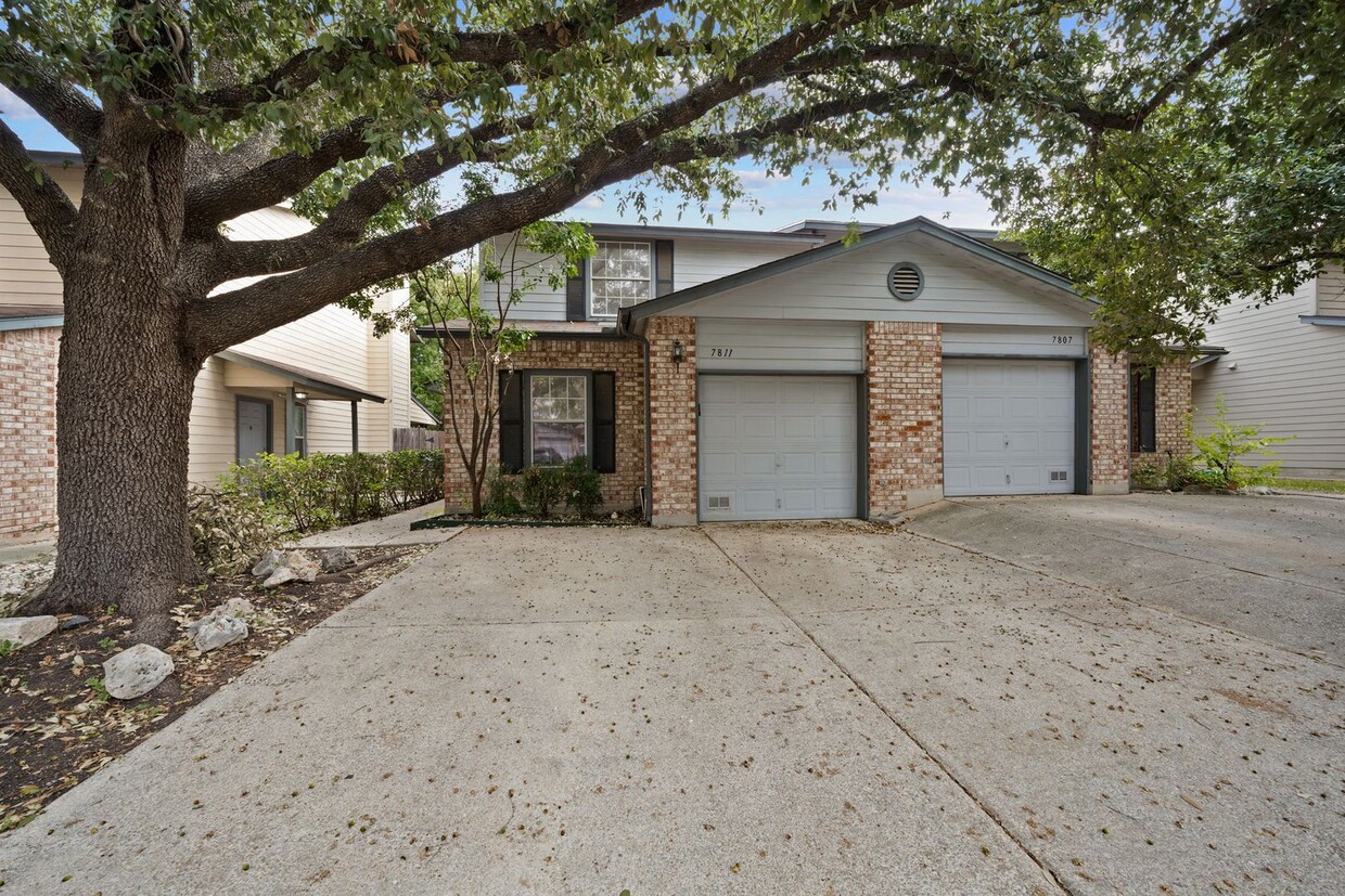 Primary Photo - 3 Bedroom/2.5 Bath The Village at Rustic S...