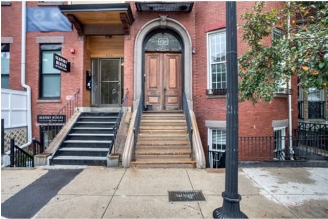 Building Photo - 541 E Broadway