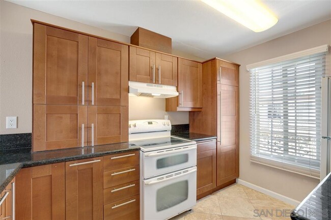 Foto del edificio - $3,400 - 3 Bed / 2 Bath Condo in Kearney Mesa
