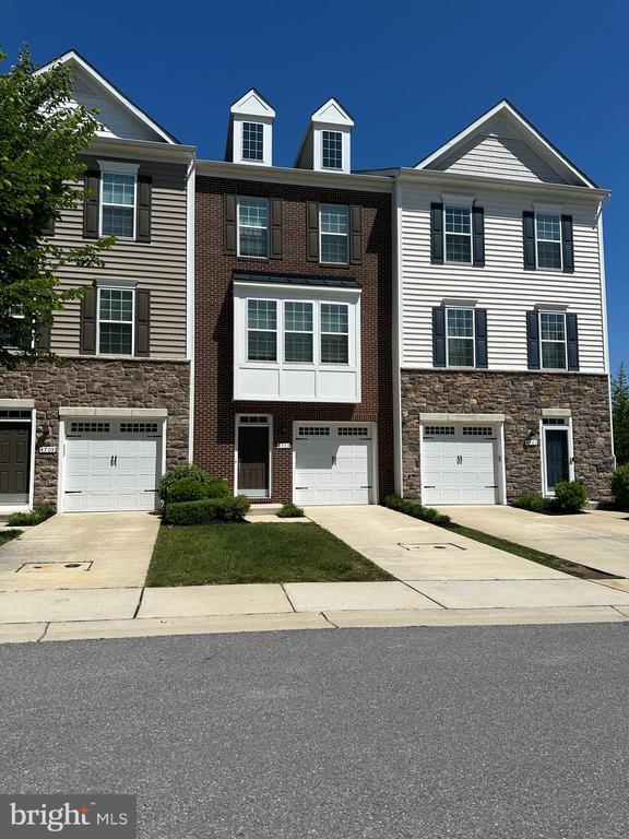 Building Photo - 4703 Six Forks Dr