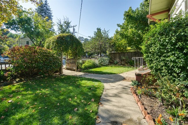 Building Photo - 112 San Rafael Ave