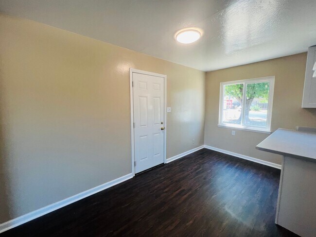 Foto del edificio - 8893 Kelsey Dr