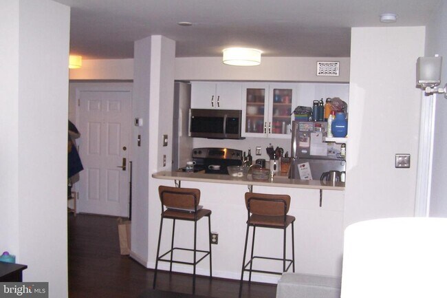 Foto del edificio - 1029 N Stuart St