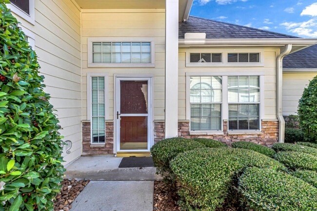 Foto del edificio - 10210 Thornmont Ln