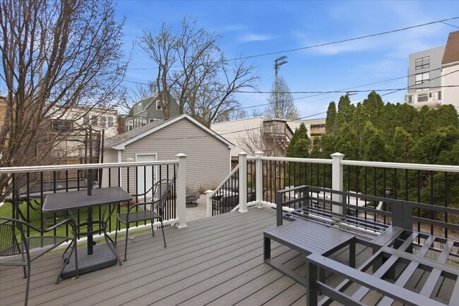 Foto del edificio - 1828 W Berenice Ave