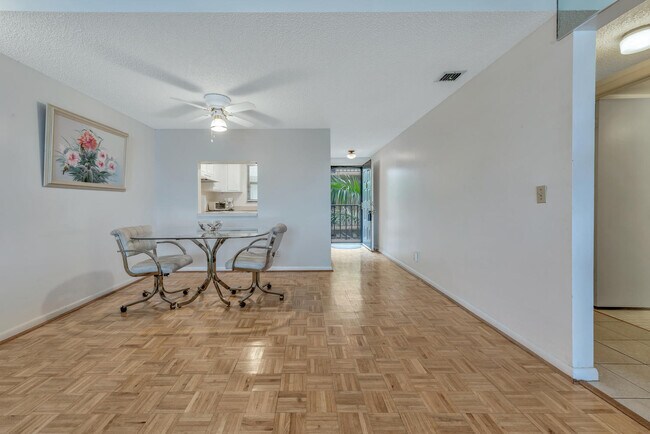 Foto del edificio - 890 N Federal Hwy