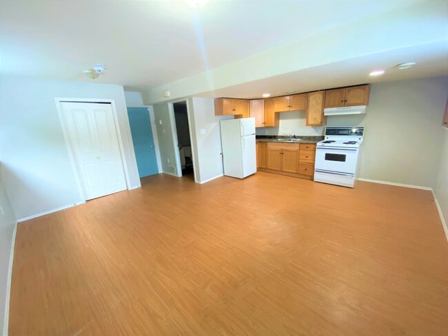 Building Photo - 2117B Quince Street, Prince George, BC, Canada