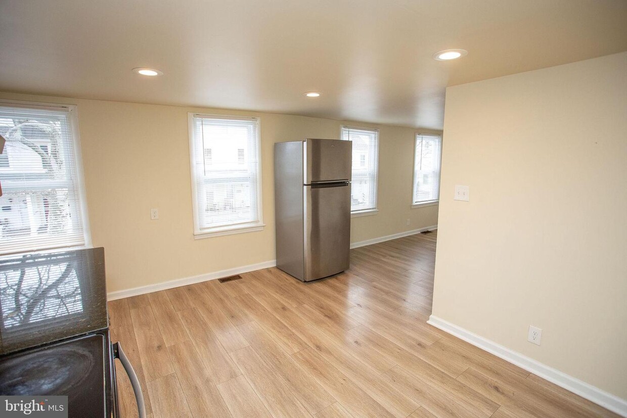 Foto principal - 510-UNIT Ash St