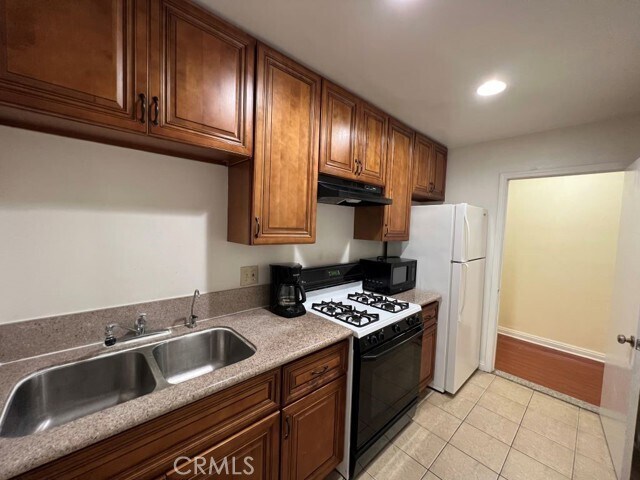 Building Photo - 4963 Sereno Dr