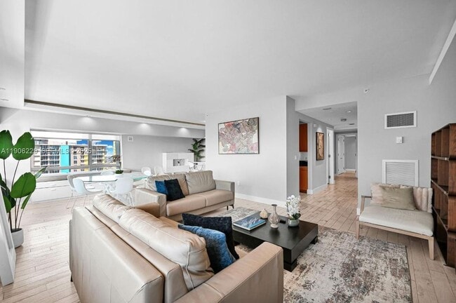 Foto del edificio - 1435 Brickell Ave