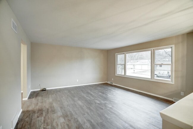 Building Photo - 2678 Richardson St