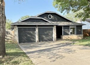 Building Photo - 3814 Stonecroft Dr