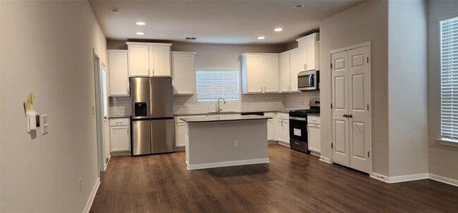 Foto del edificio - 1033 Legend Milton Ln