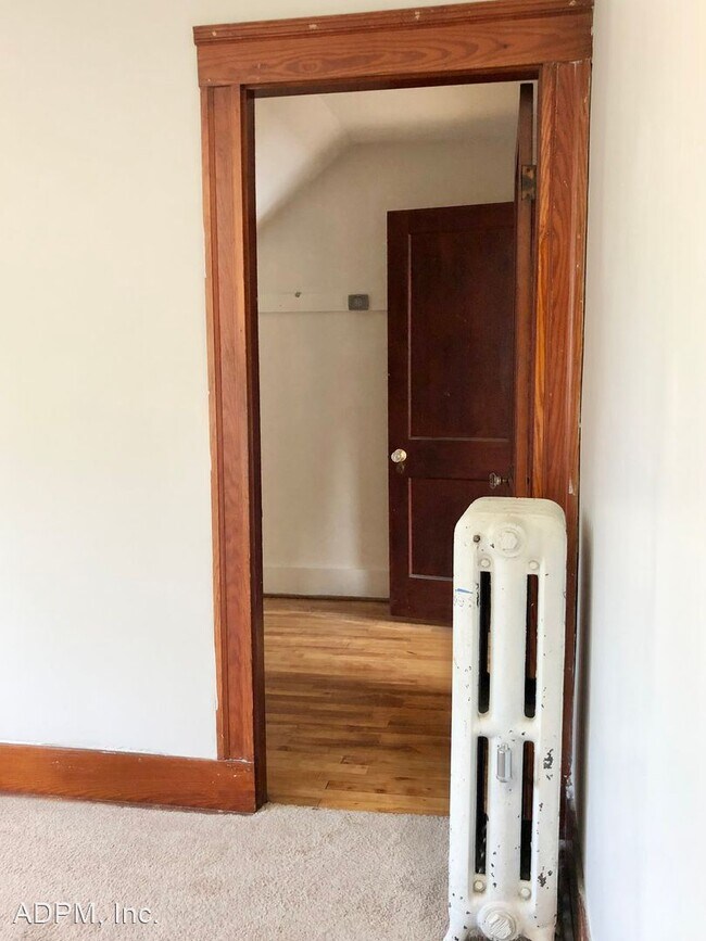 Foto del edificio - 2 br, 1 bath House - 10 Angle St. #3