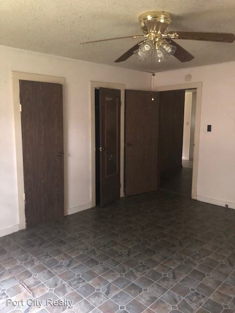 Building Photo - 3 br, 2 bath House - 9685 Darrell Ave