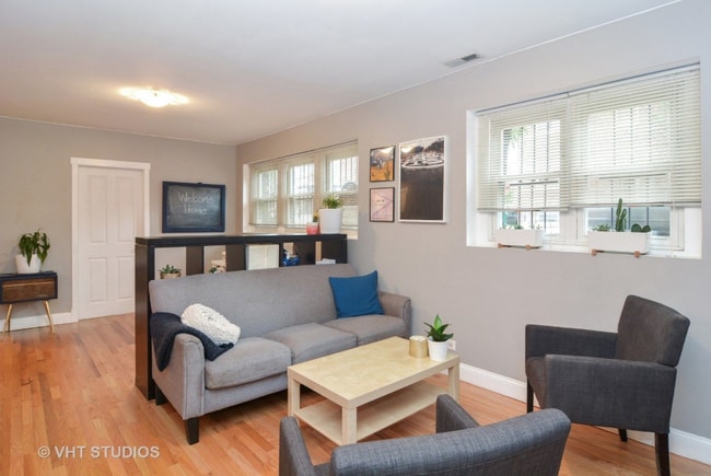 Building Photo - 3334 W Belden Ave