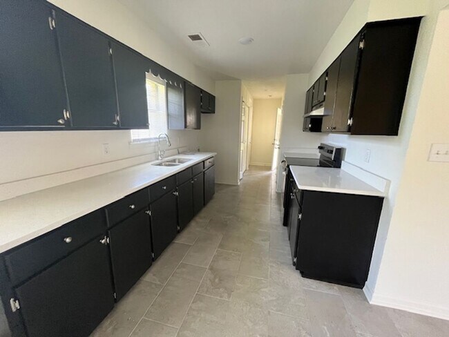 Foto del edificio - Renovated 3 Bedroom 2 Bath Home for Rent!