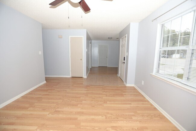 Foto del edificio - 621 S Hampton Dr