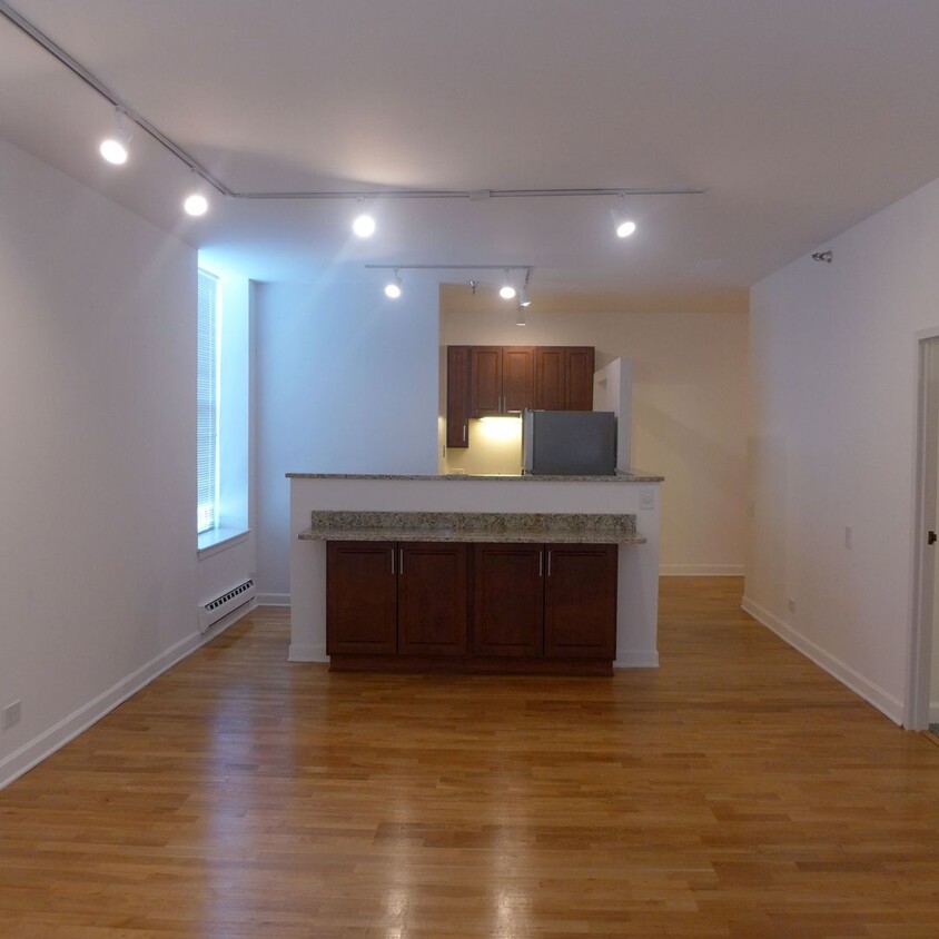 Primary Photo - 539 S Dearborn St