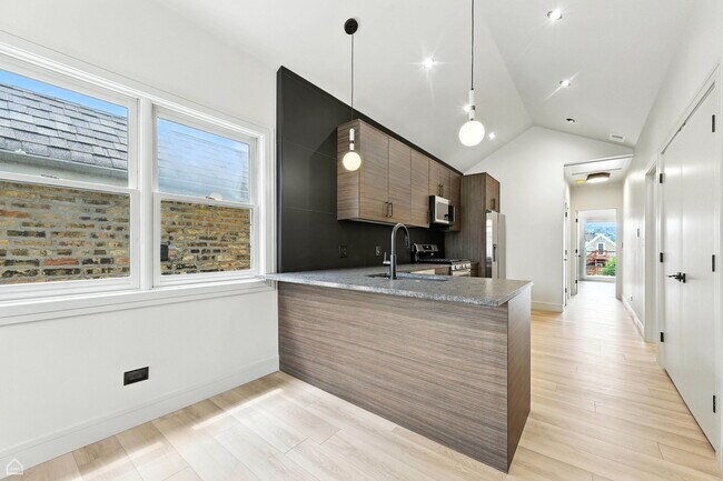 Foto del edificio - 1238 N Cleaver St