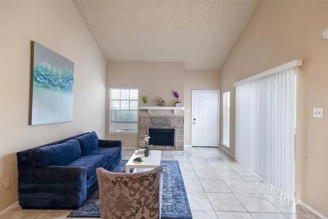 Building Photo - 12129 Sandpiper Dr