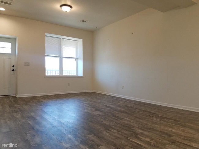 Building Photo - 3465 E Layton Ave