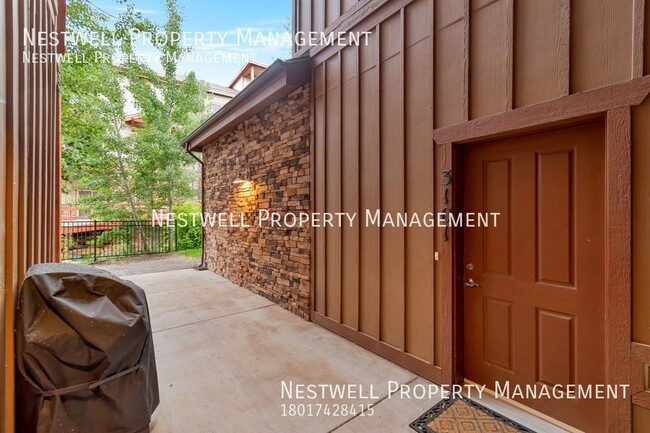 Building Photo - Fantastic Furnished 3-bed Apartment in Par...