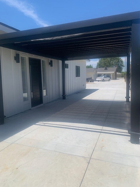 Pergola - 956 N Glendora Ave