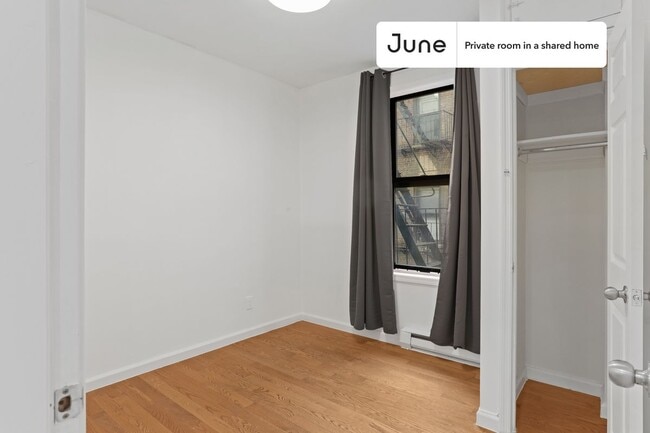 Building Photo - Room in Shared 3 bed/1 bath home