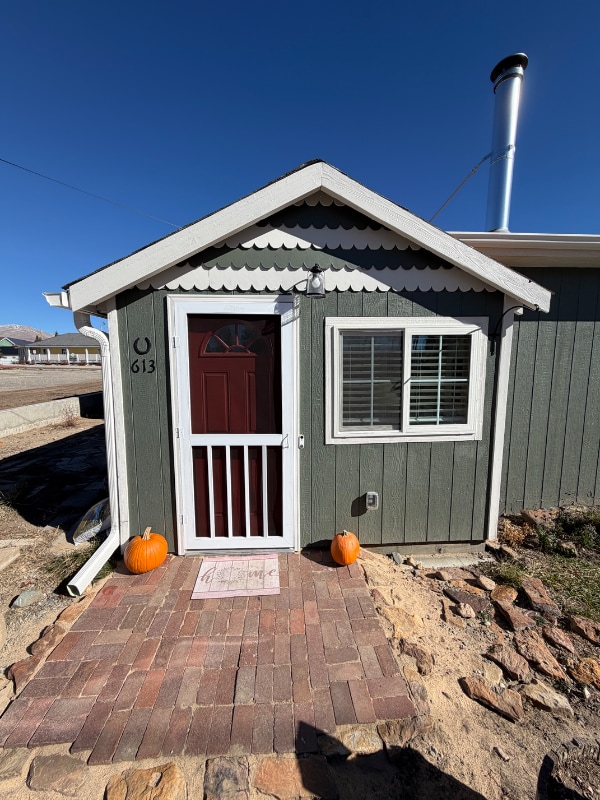 Building Photo - 613 Main St