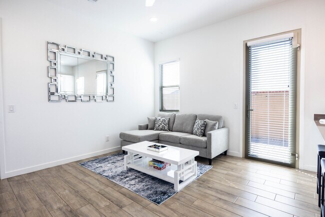 Building Photo - 456 S Jacana Ln