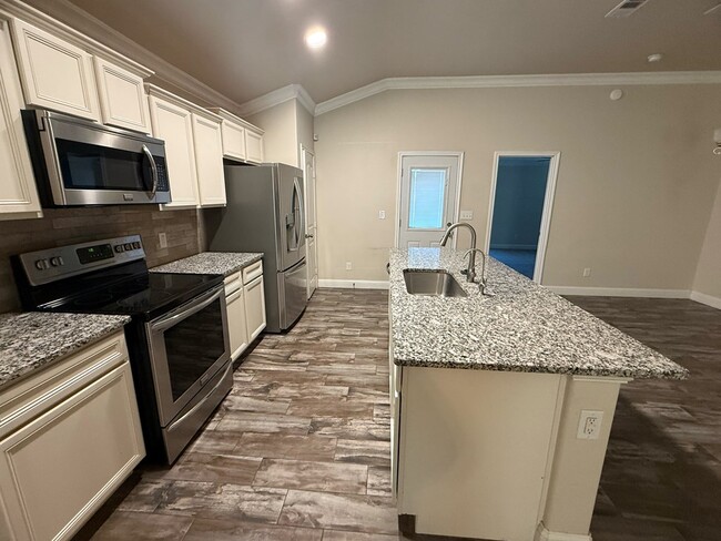 Building Photo - 1001 E 95th St